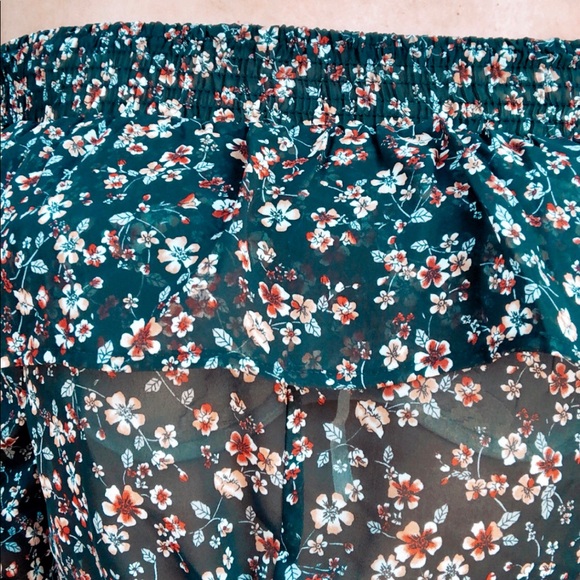 Black floral fling sleeve semi-sheer crop top - Picture 5 of 9